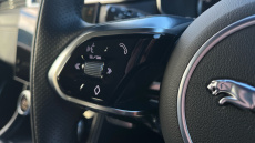 Jaguar F-Pace 2.0 D200 R-Dynamic Black 5dr Auto AWD Diesel Estate